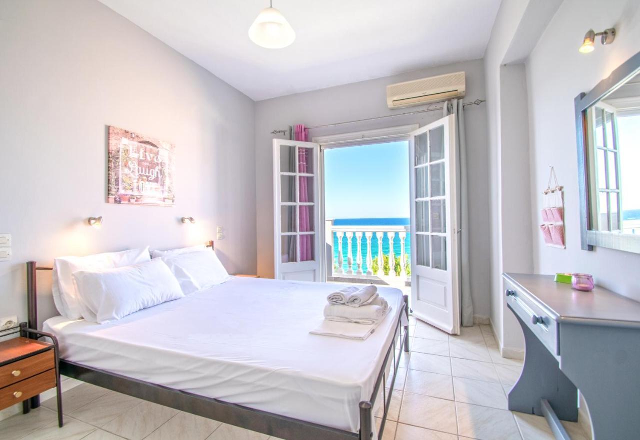 Bellezza Del Mare Apartment Amoudi Bagian luar foto